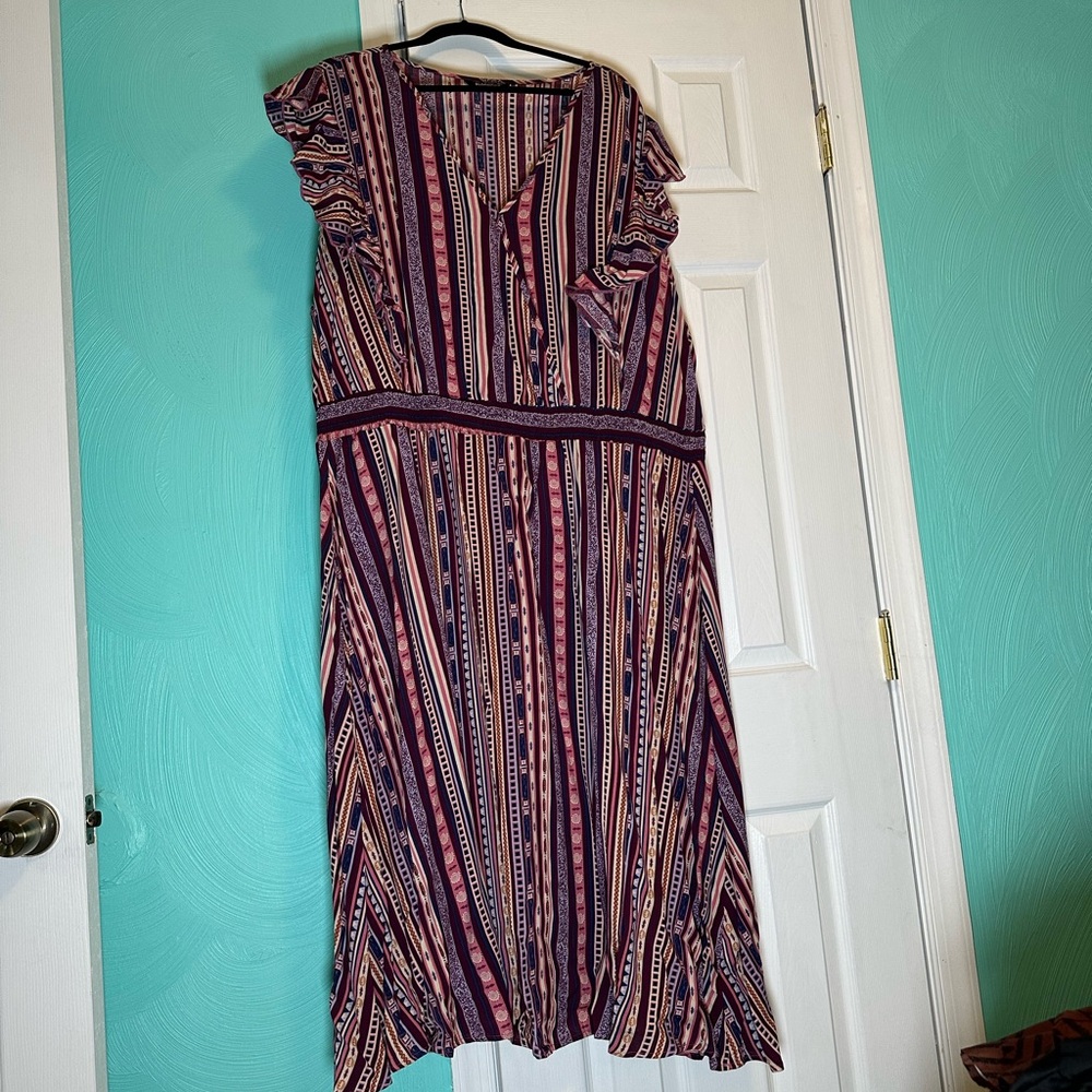BloomChic Striped V-Neck Midi Dress in Pink & Navy